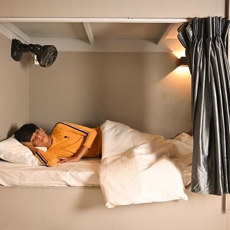 Bed & Bread Dormitory Bharuch ภายนอก รูปภาพ