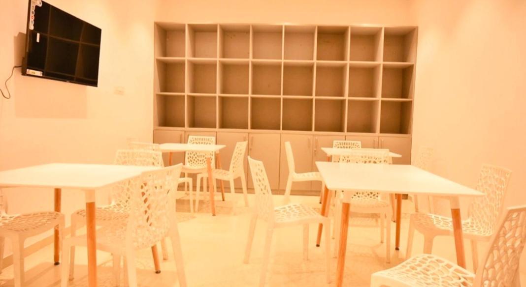 Bed & Bread Dormitory Bharuch ภายนอก รูปภาพ